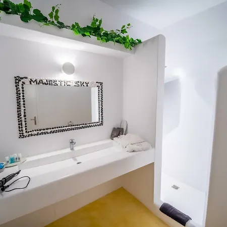 Majestic Sky Luxury * Megalochori (Santorini)